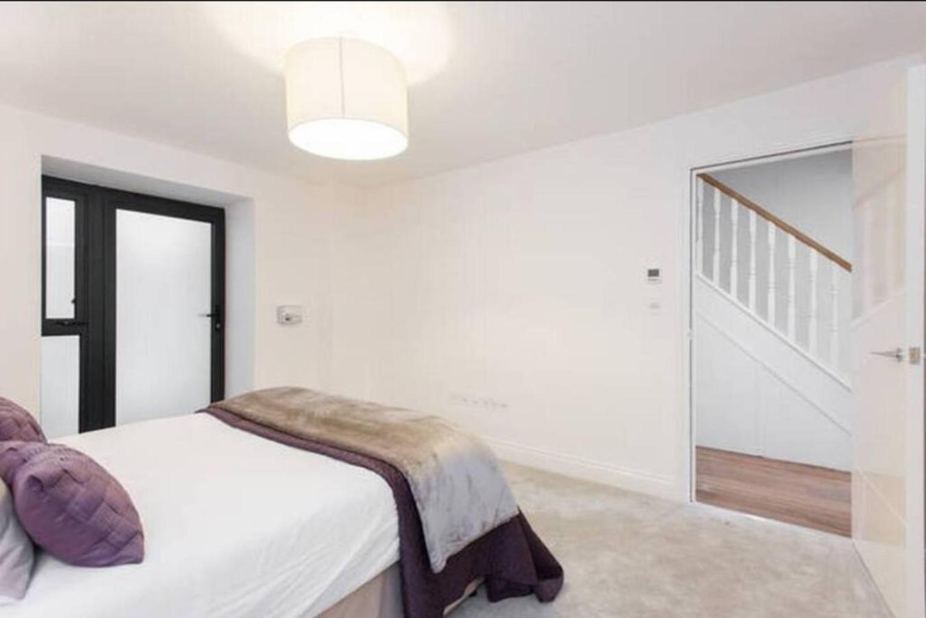 Large Three Bed Duplex Camden * Londra