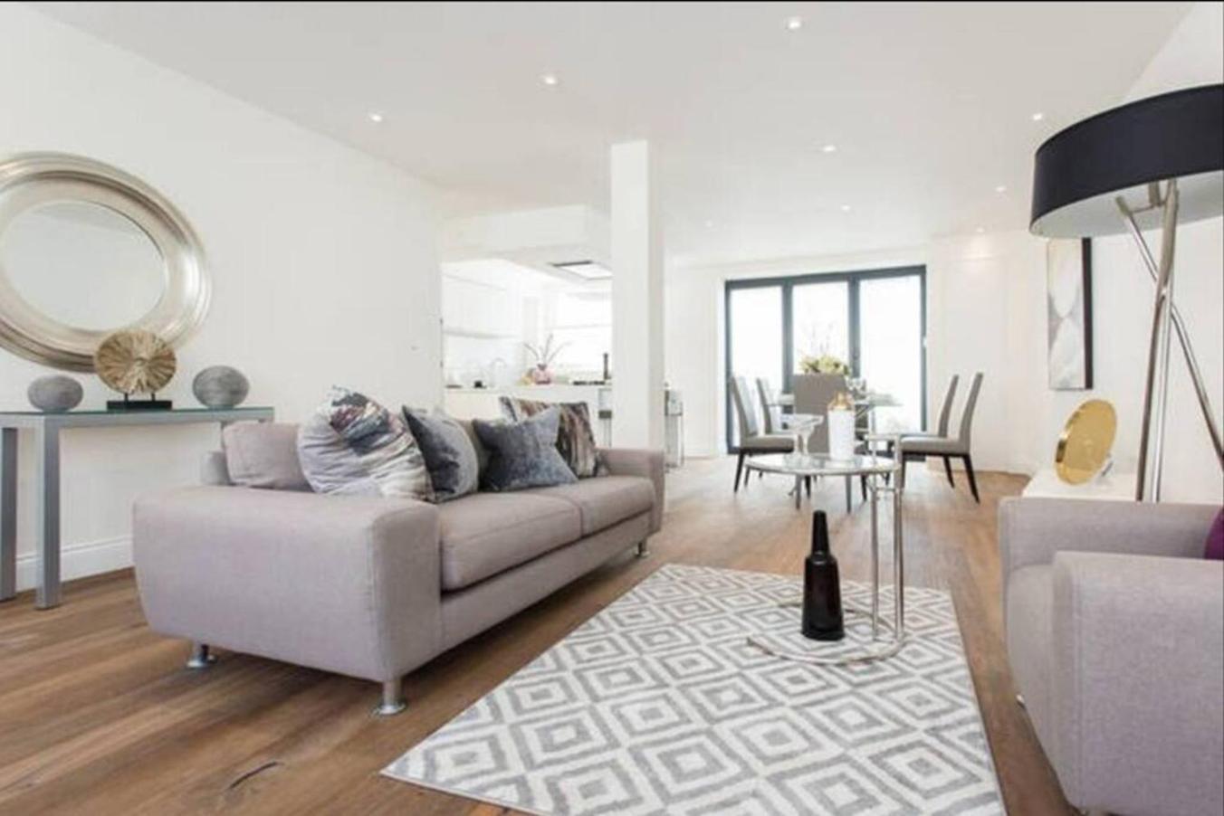 Case de vacanță Large Three Bed Duplex Camden