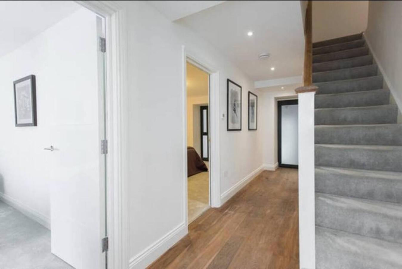 Case de vacanță Large Three Bed Duplex Camden Londra
