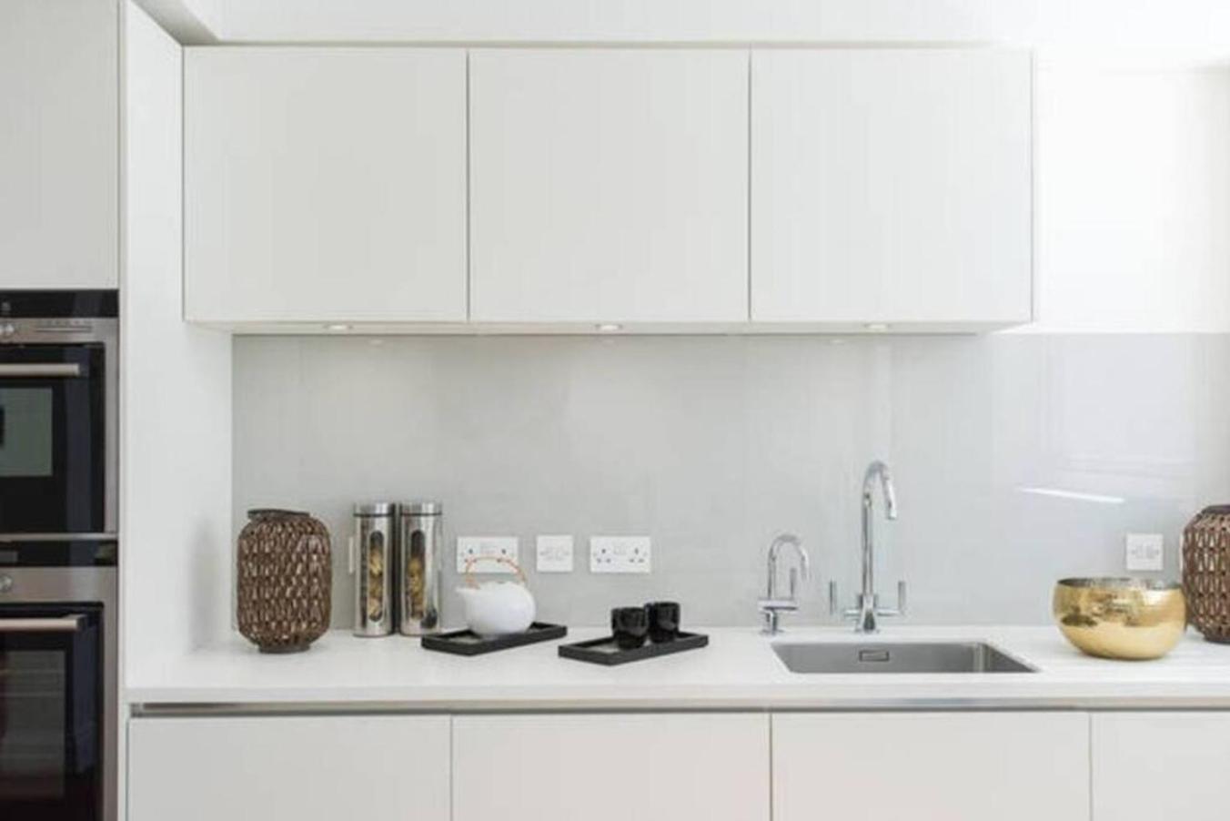 Large Three Bed Duplex Camden Londra