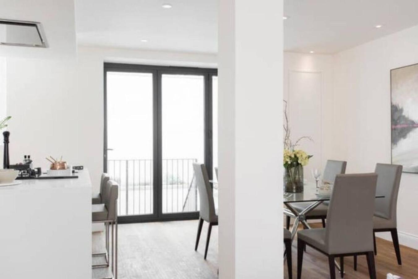 Large Three Bed Duplex Camden Case de vacanță *
